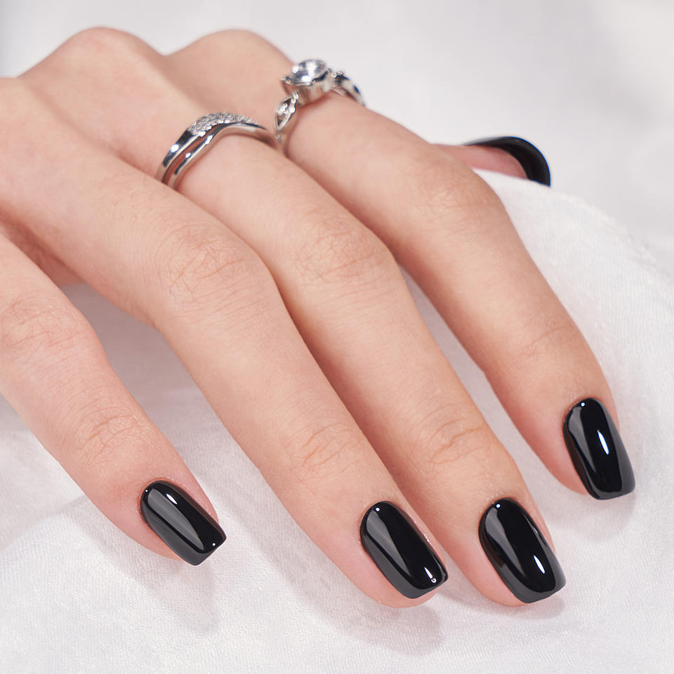 Black Press on Nails